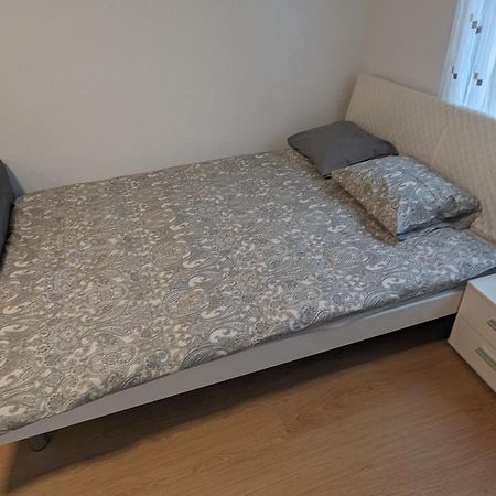 Studio Meuble Pour 2 - Proche De 蒙特勒 外观 照片